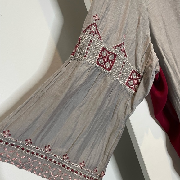 Johnny Was long gray and red tunic. SZ XL . - Picture 4 of 16